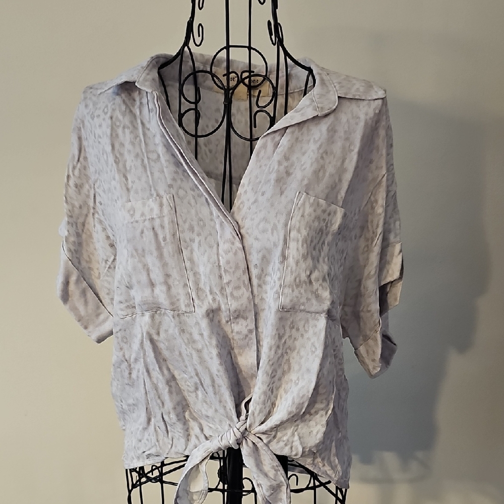 Cloth & Stone Light Taupe Leopard Print Tie-Front Button Down Shirt